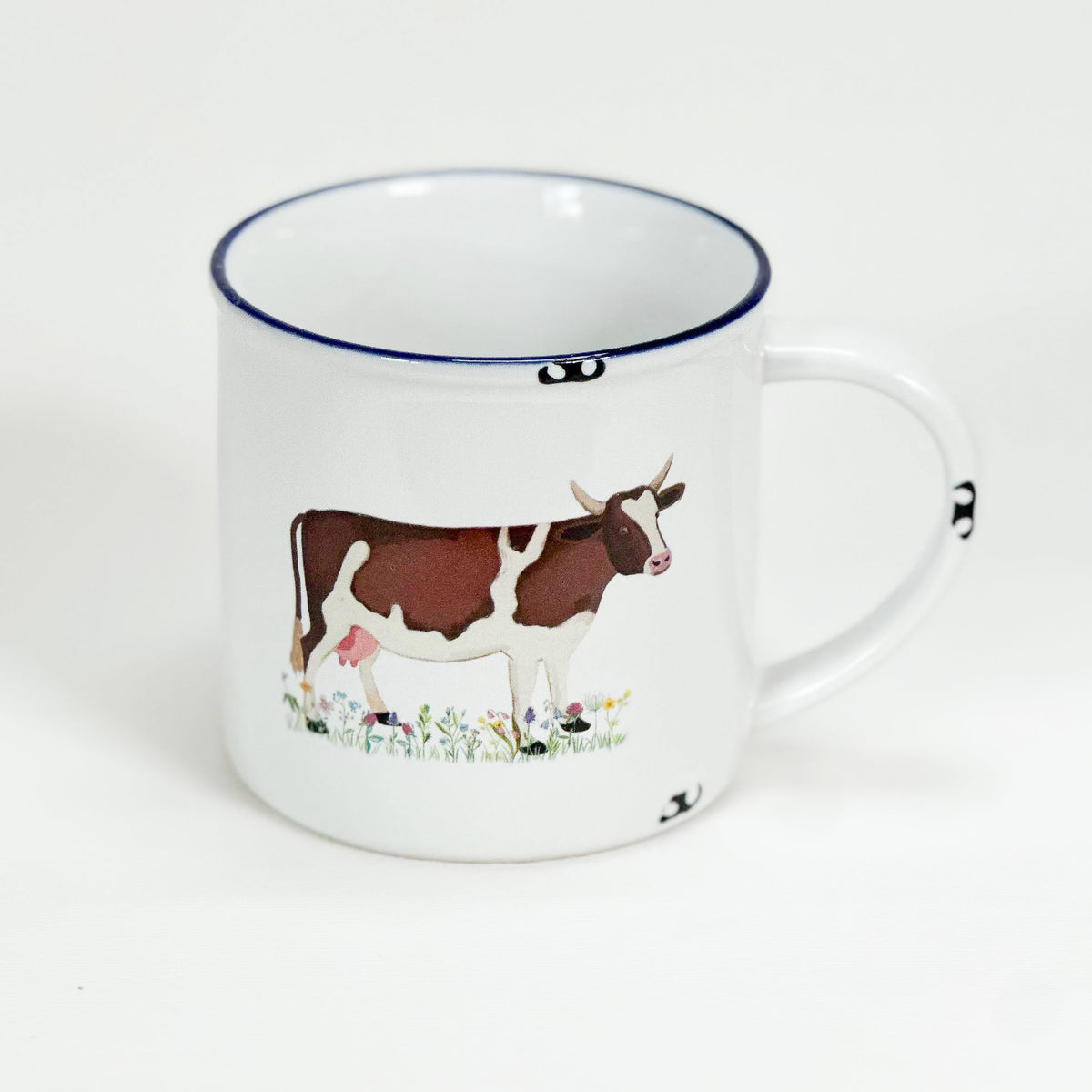 Keramiktasse, handbemalt mit einer Kuh