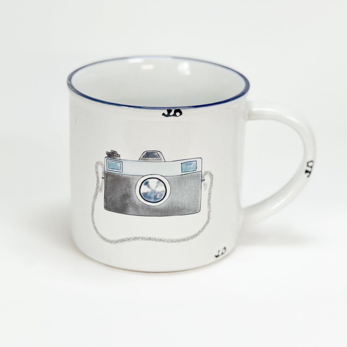 Keramiktasse im Emaille-Look mit blauem Rand mit einem Fotoapparat, Kamera, Größe 1: 10x10cm - Bild 1