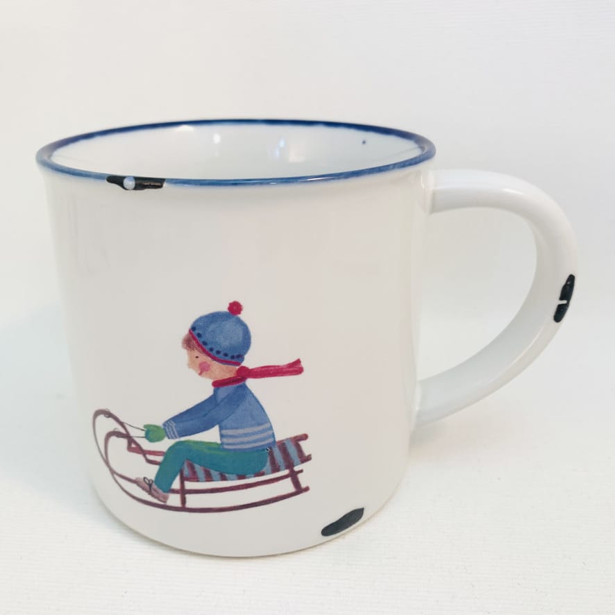 Keramiktasse mit blauem Rand, Vintage Look, Bub auf Rodel, Schlitten, Teetasse Junge, Größe 1: 10x10cm