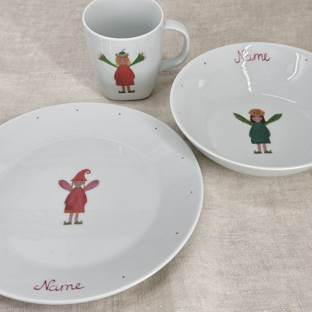 Produkt mit Kindergeskirr mit Blumenkindern, Kindergeskirr mit Blumenkindern, Produkt, Winterkollektion, Barbara's Porzellanwerkstatt