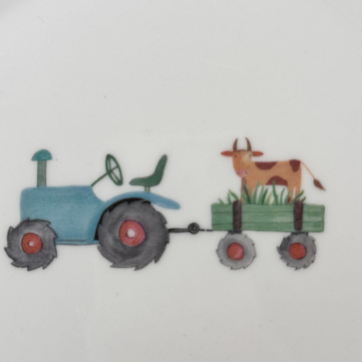 Produkt mit Kindergeskirr mit einem Traktor und Tieren, Kindergeskirr mit einem Traktor und Tieren, Produkt, Winterkollektion, Barbara's Porzellanwerkstatt