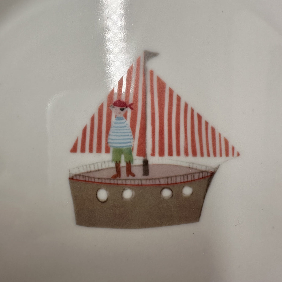 Produkt mit Kindergeskirr Pirat, Kindergeskirr Pirat, Produkt, Winterkollektion, Barbara's Porzellanwerkstatt
