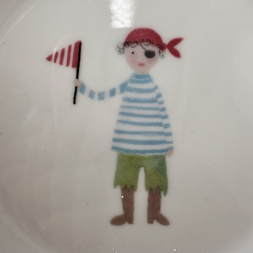 Produkt mit Kindergeskirr Pirat, Kindergeskirr Pirat, Produkt, Winterkollektion, Barbara's Porzellanwerkstatt